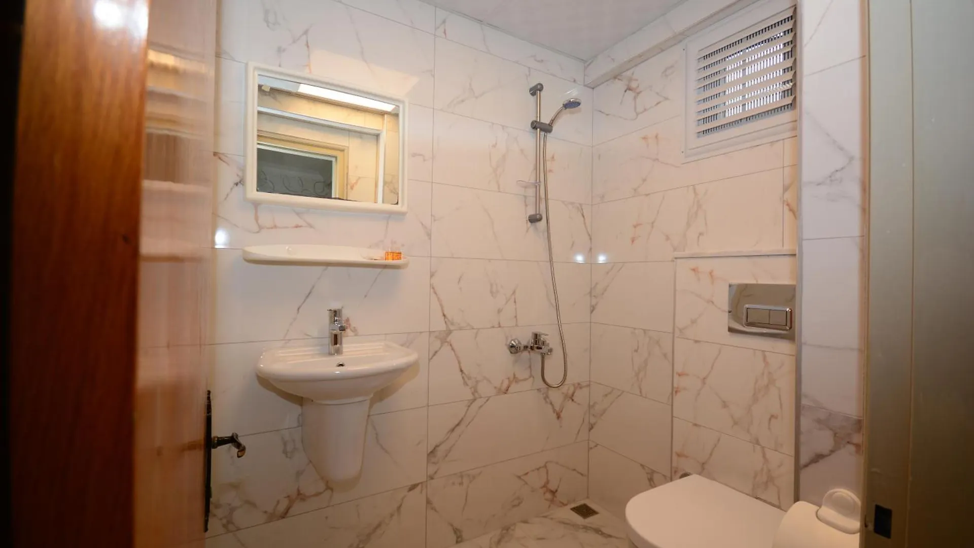 קוסדסי Deniz Apart Hotel