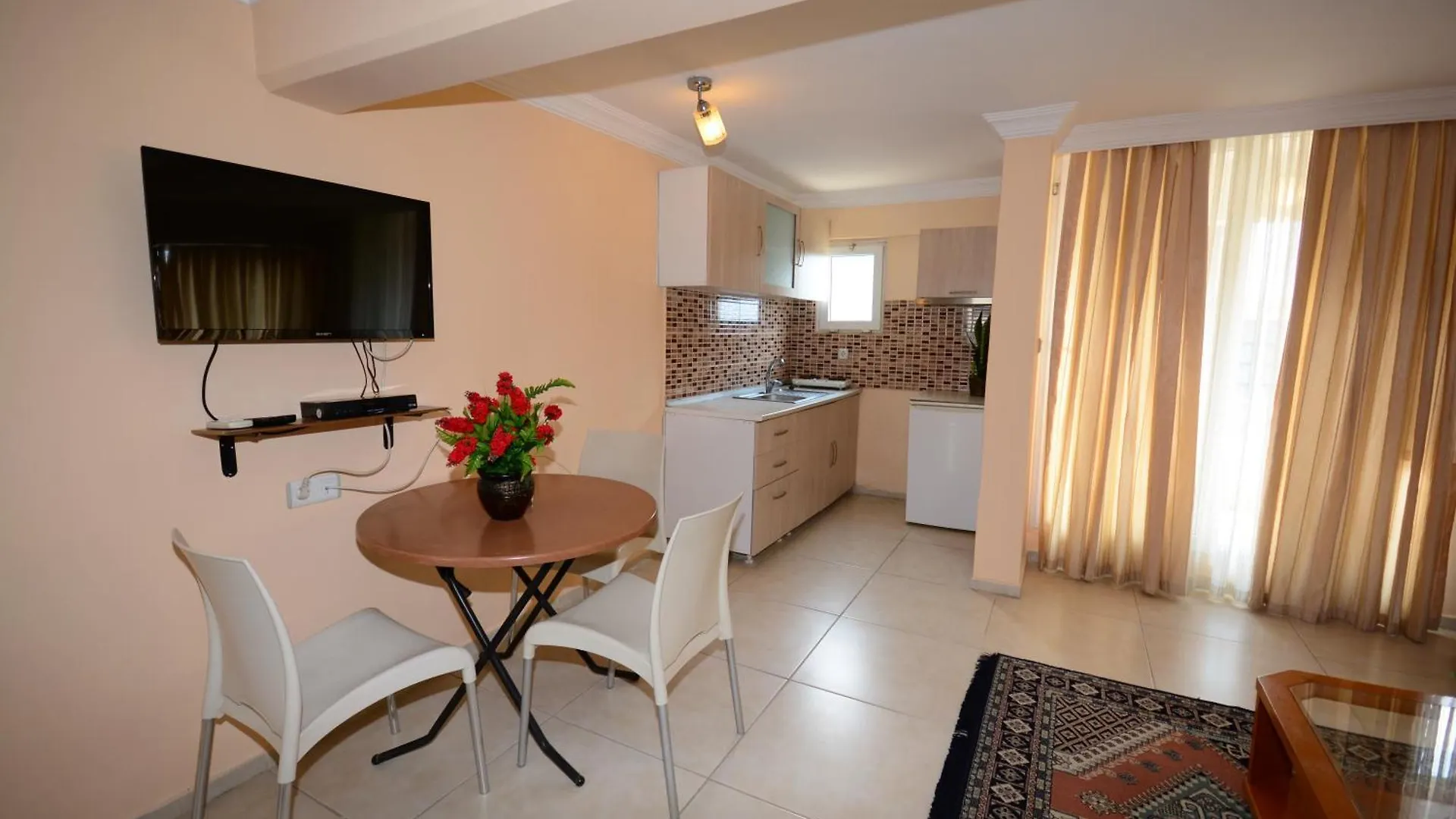 קוסדסי Deniz Apart Hotel